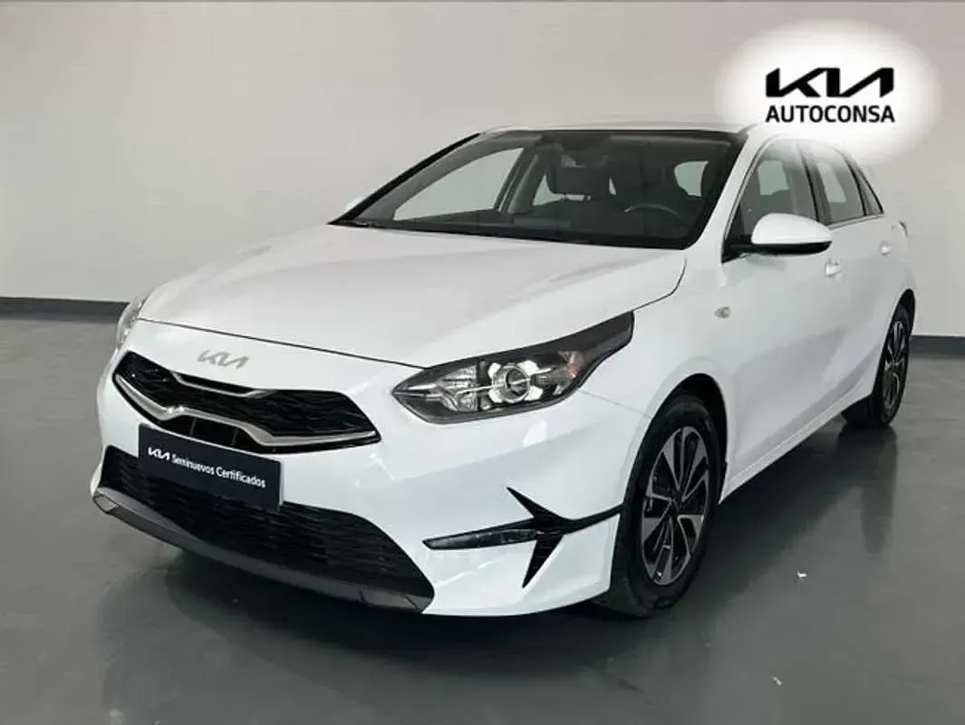 Usado Kia Ceed 101 CV (74 kW) 2025 Blanco Utilitario