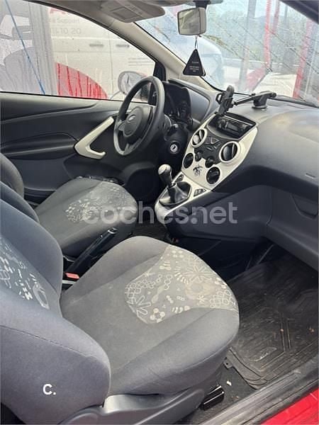 Usado Ford Ka 69 CV (50 kW) 2013 Rojo Utilitario