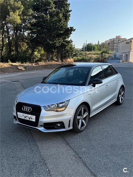 Gris / plata Usado 2013 Audi A1 Sportback Attraction Utilitario | 9800 € (Precio justo) - Imagen 1/4