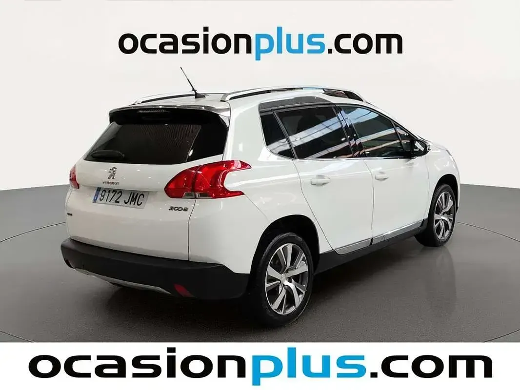 Usado Peugeot 2008 Allure 110 CV (80 kW) 2016 Blanco SUV