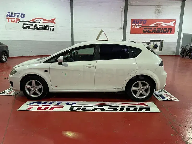 Usado Seat Leon Copa 105 CV (77 kW) 2012 Blanco Berlina