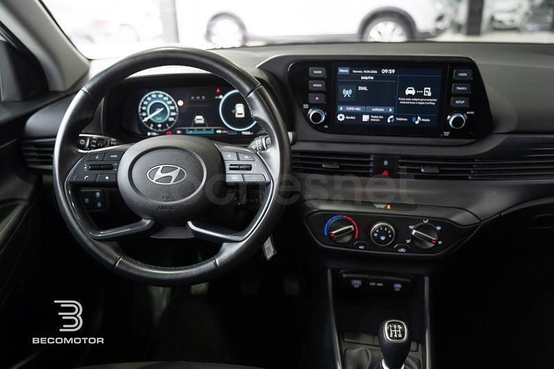 Usado Hyundai i20 84 CV (61 kW) 2024 Gris / plata Utilitario