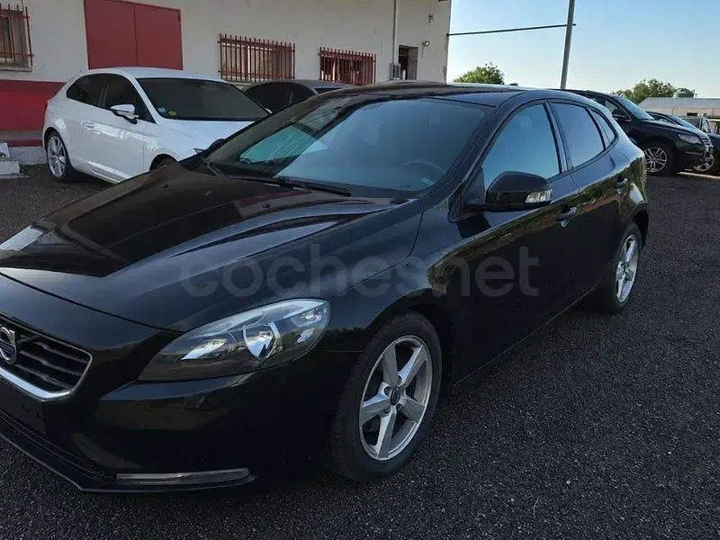 Usado Volvo V40 Kinetic 115 CV (84 kW) 2014 Negro Berlina