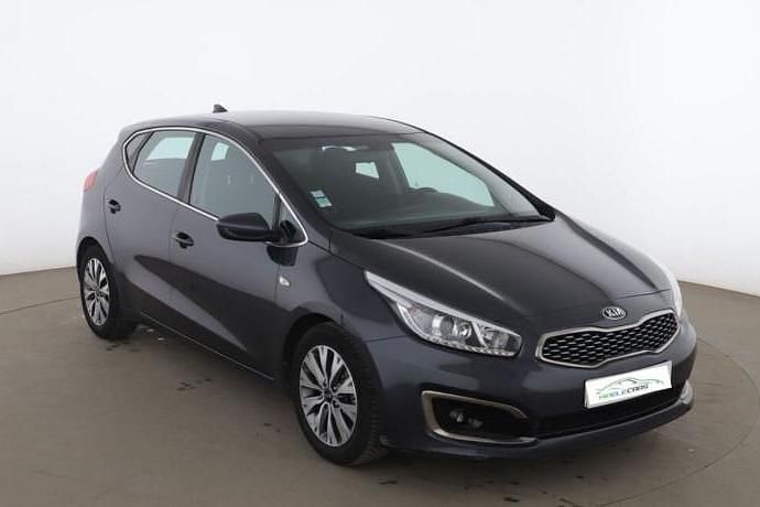 Usado Kia Ceed 90 CV (66 kW) 2016 Negro Utilitario