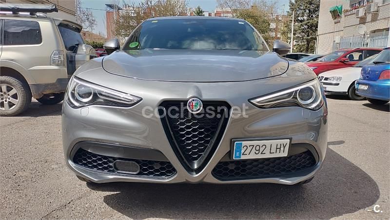 Usado Alfa Romeo Stelvio Veloce 280 CV (205 kW) 2020 Gris / plata SUV