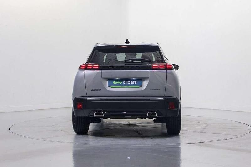 Usado Peugeot 2008 Allure 136 CV (100 kW) 2025 Plateado SUV