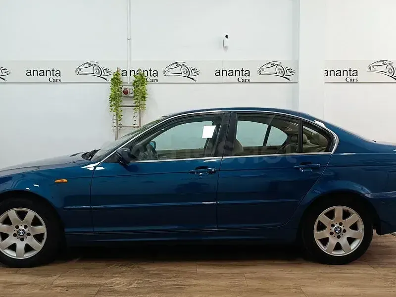Usado BMW 320 170 CV (125 kW) 2002 Azul Berlina