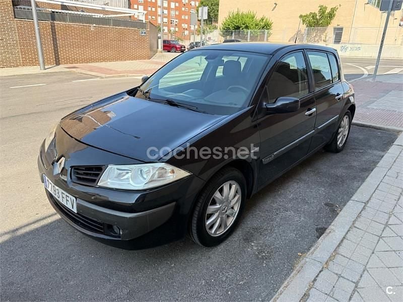 Negro Usado 2006 Renault Mégane II Dynamique Berlina | 2990 € (Buen precio) - Imagen 1/4