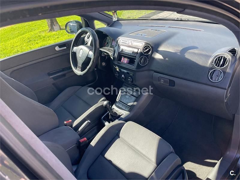 Usado VW Golf Plus Cross Trendline 105 CV (77 kW) 2005 Negro Monovolumen