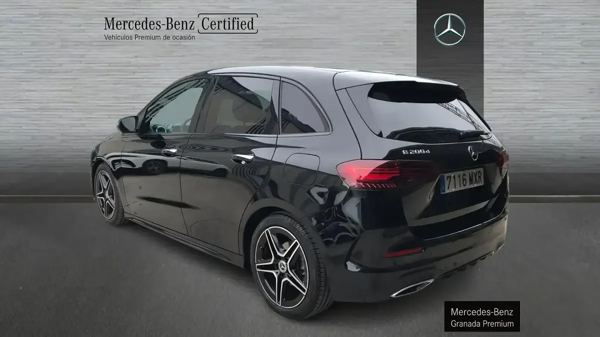 Usado Mercedes A200 150 CV (110 kW) 2025 Negro Monovolumen