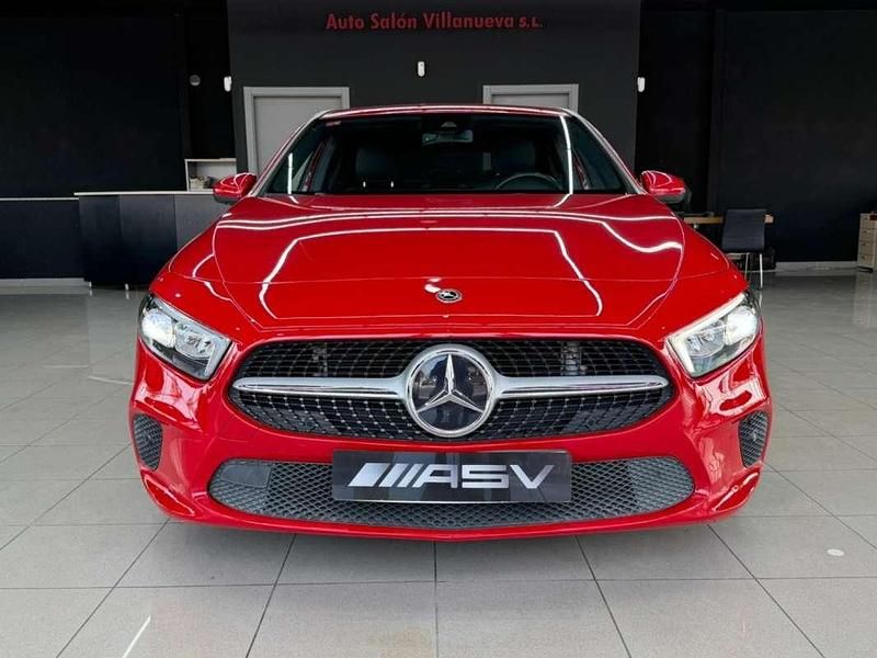Usado Mercedes A180 116 CV (85 kW) 2019 Rojo Utilitario