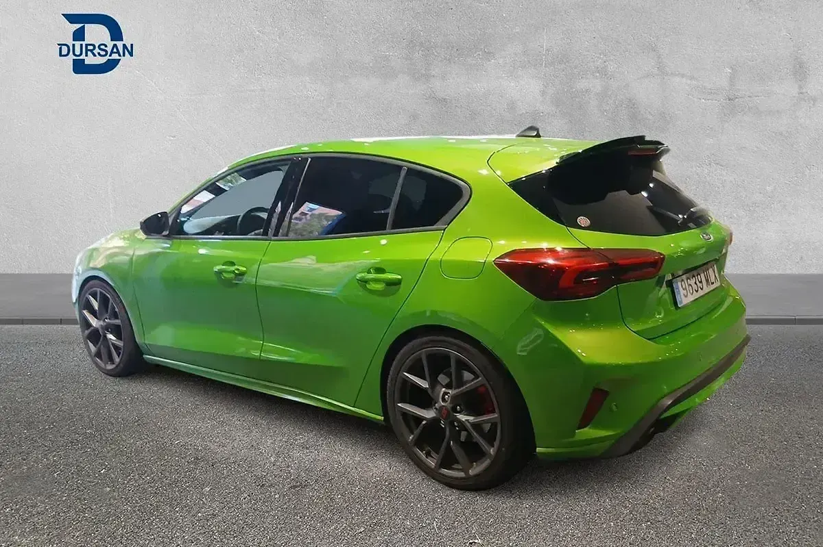 Usado Ford Focus ST 280 CV (205 kW) 2023 Verde Berlina