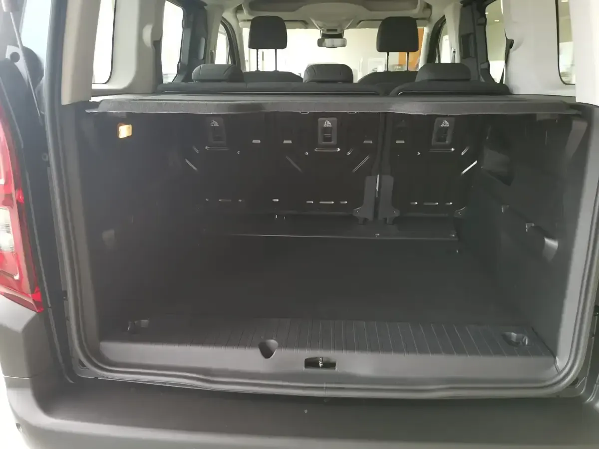 Occasion Citroën Berlingo 100 PK (73 kW) 2024 Blauw MPV