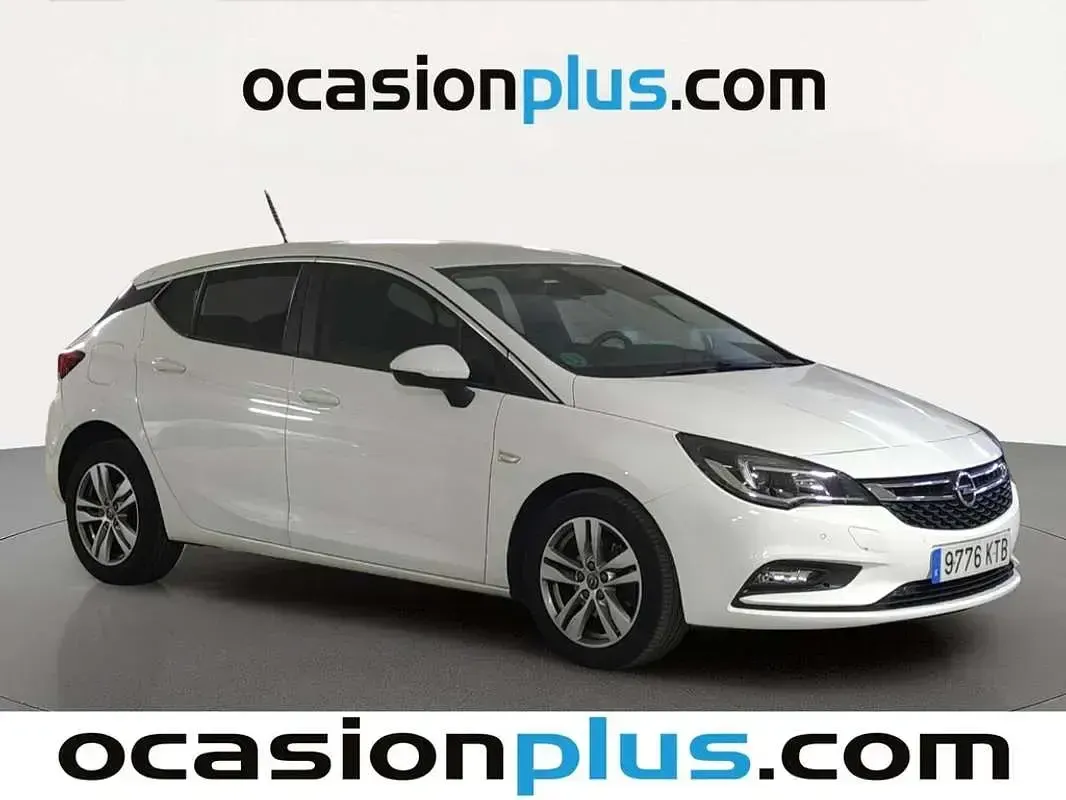 Usado Opel Astra Selective 110 CV (80 kW) 2019 Blanco Utilitario