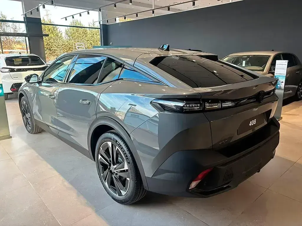 Nuevo Peugeot 408 Allure 145 CV (106 kW) 2025 Gris Berlina