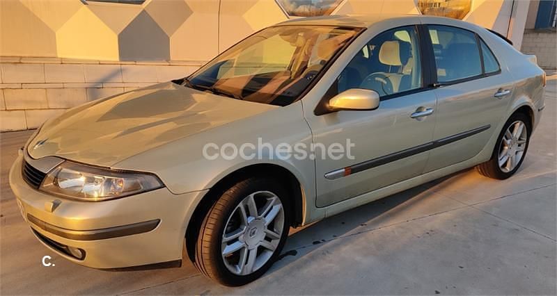 Usado Renault Laguna GrandTour Privilege 120 CV (88 kW) 2004 Verde Familiar