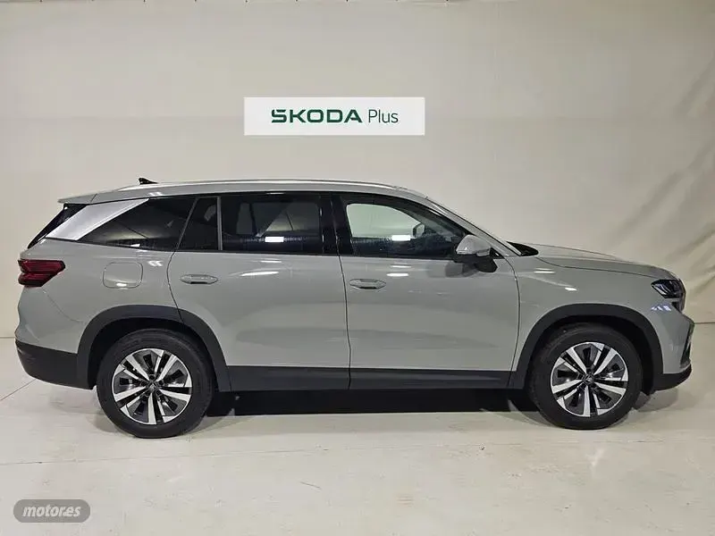 Nuevo Skoda Kodiaq Selection 193 CV (141 kW) 2026 Gris / plateado SUV