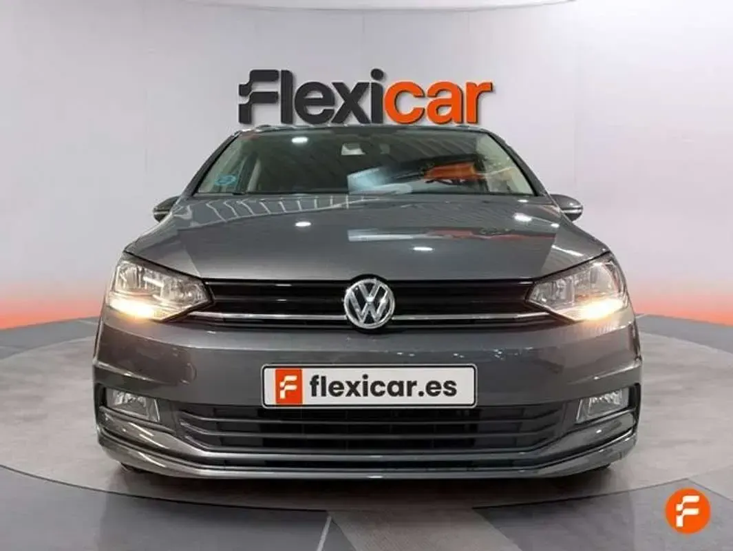Usado VW Touran Advance 116 CV (85 kW) 2017 Blanco Monovolumen
