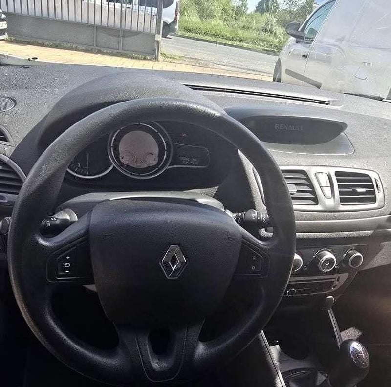 Usado Renault Mégane III Authentique 101 CV (74 kW) 2013 Blanco Utilitario