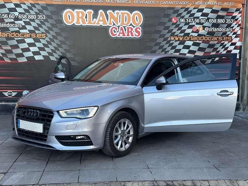 Usado Audi A3 Ambition 110 CV (80 kW) 2014 Gris Utilitario