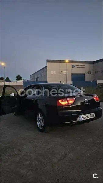 Usado Seat Exeo Reference 120 CV (88 kW) 2010 Negro Berlina