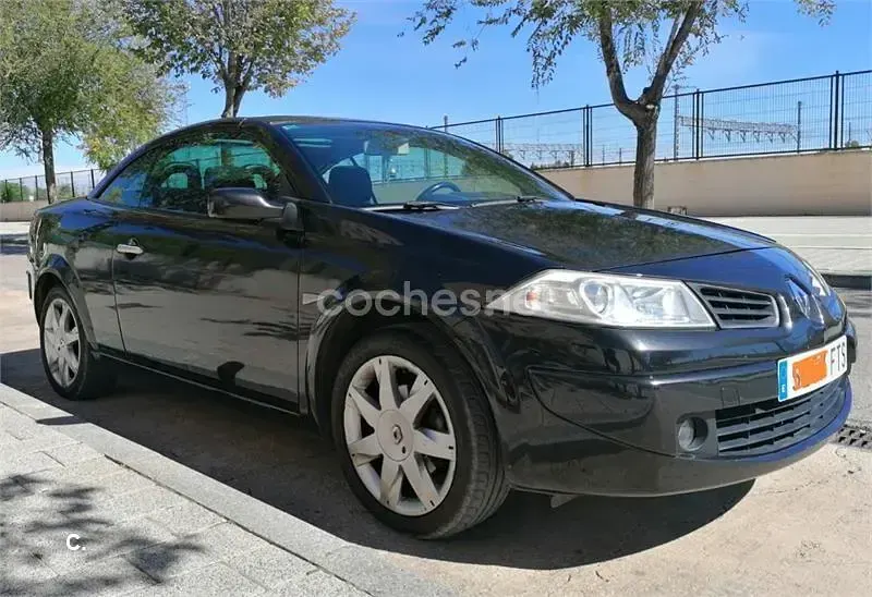 Usado Renault Mégane Cabriolet Authentique 110 CV (80 kW) 2007 Negro Descapotable