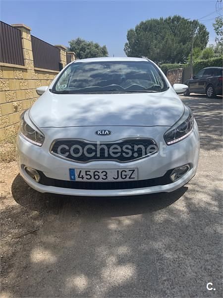 Blanco Usado 2015 Kia Ceed GT Berlina | 7900 € (Precio justo) - Imagen 1/4