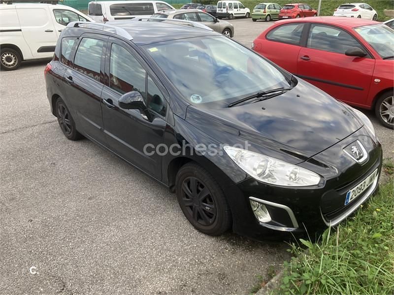 Usado Peugeot 308 SW Access 92 CV (67 kW) 2012 Negro Familiar