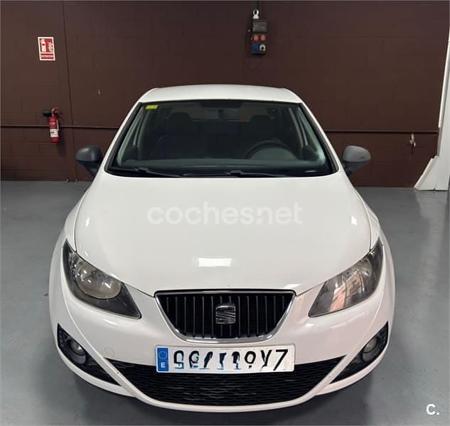 Usado Seat Ibiza Ecomotive 75 CV (55 kW) 2010 Blanco Berlina
