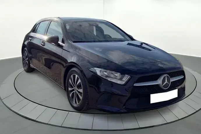 Usado Mercedes A180 Business 116 CV (85 kW) 2019 Negro Berlina