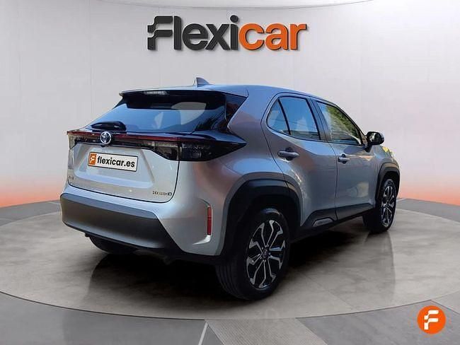 Usado Toyota Yaris Hybrid Active 116 CV (85 kW) 2024 Gris
