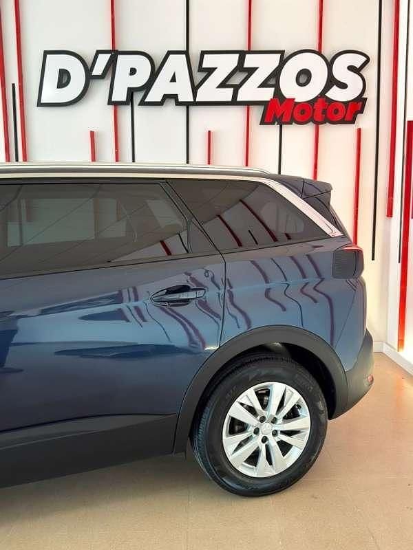 Usado Peugeot 5008 Allure 131 CV (96 kW) 2018 Azul SUV