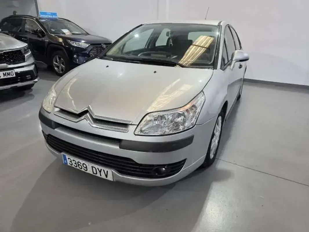 Usado Citroën C4 Seduction 92 CV (67 kW) 2006 Plateado Utilitario
