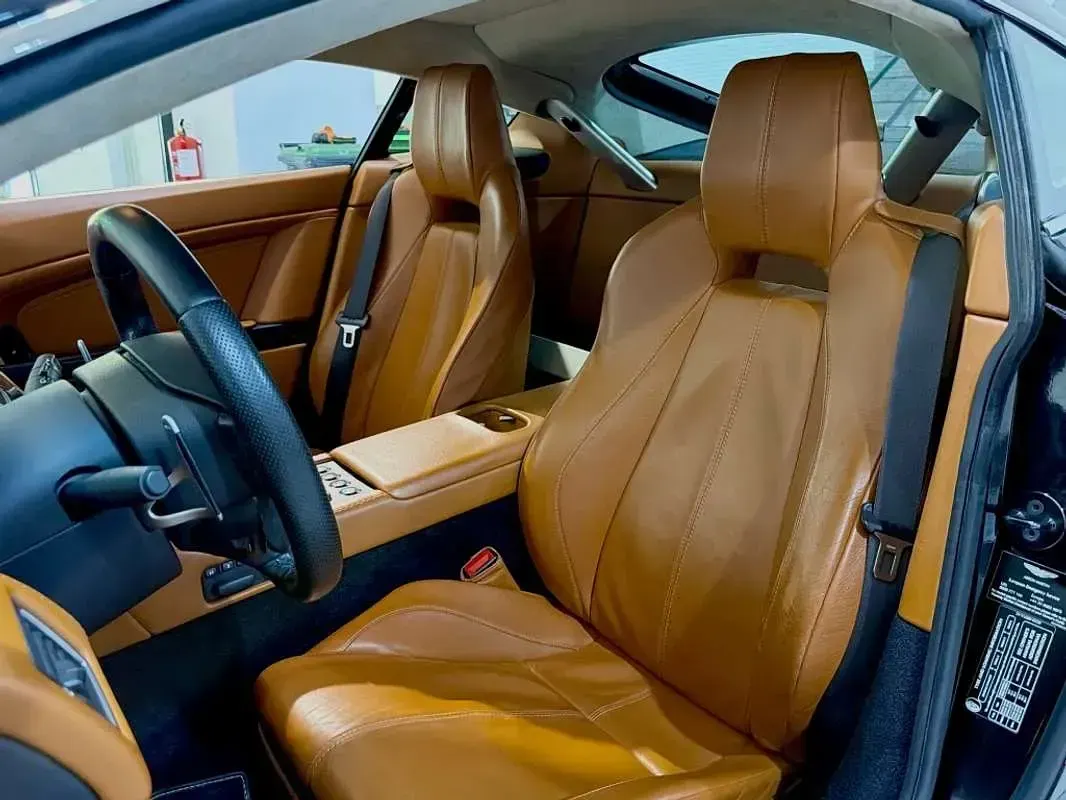 Usado Aston Martin Vantage 379 CV (278 kW) 2007 Negro Coupe