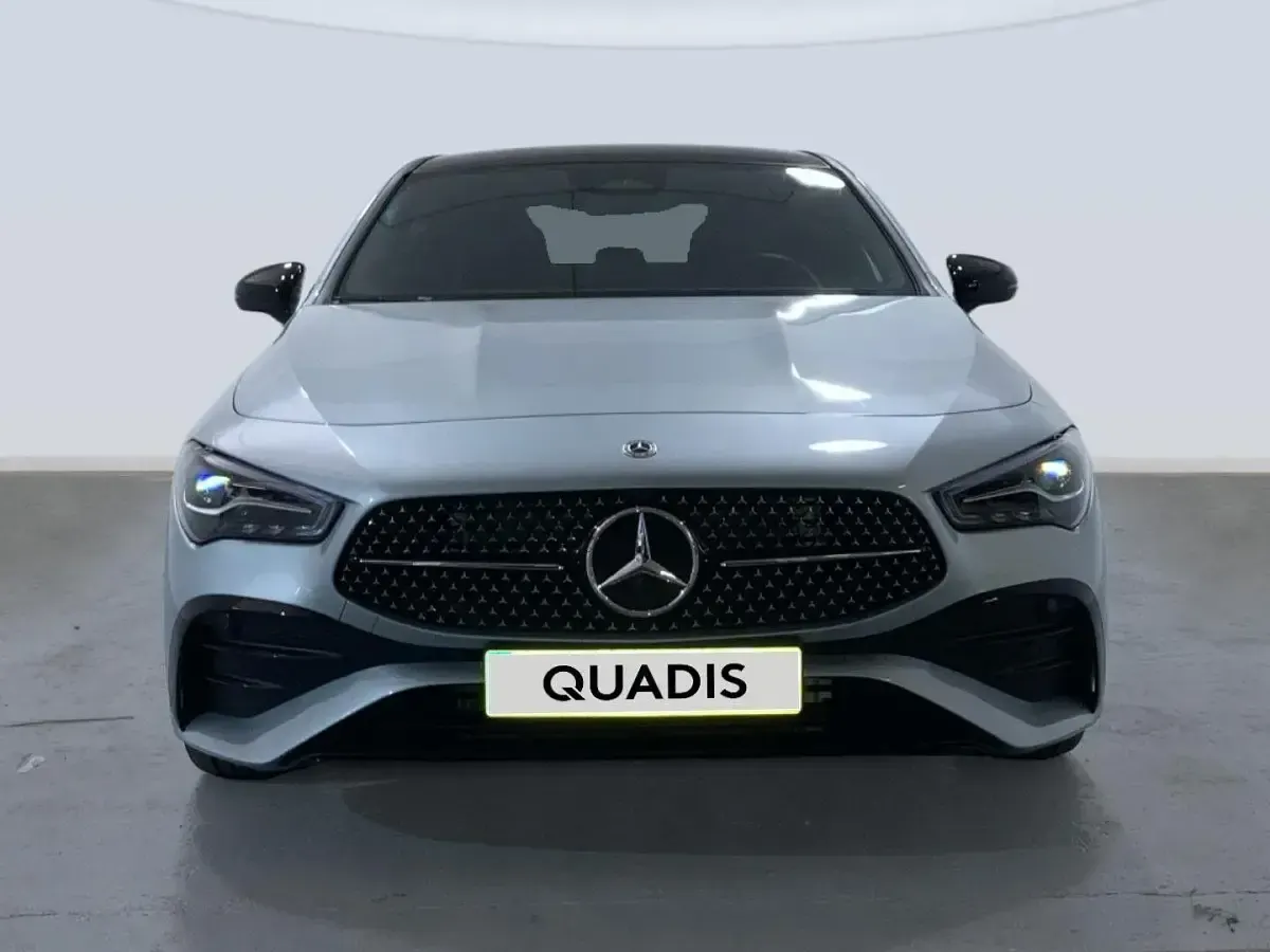 Usado Mercedes CLA220 190 CV (139 kW) 2025 Gris plata Berlina