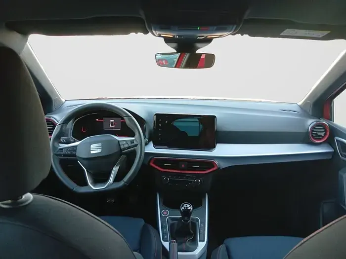 Usado Seat Arona FR 115 CV (84 kW) 2025 Rojo SUV