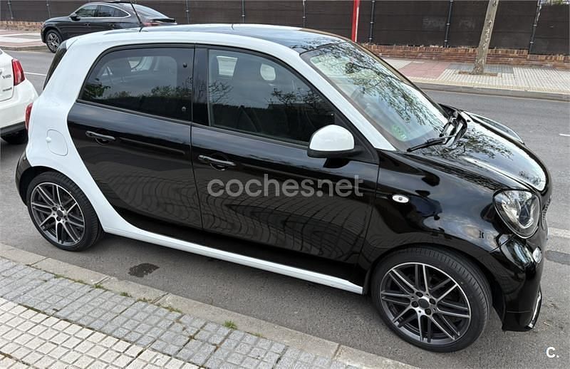 Usado Smart ForFour Passion 90 CV (66 kW) 2017 Negro Utilitario
