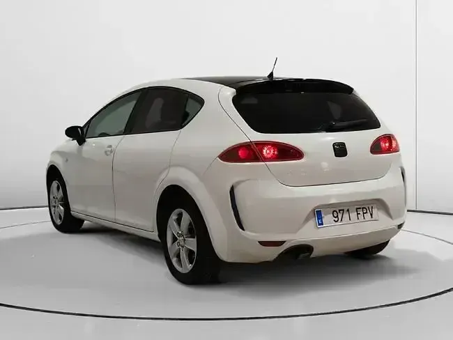 Usado Seat Leon Reference 102 CV (75 kW) 2007 Blanco Utilitario