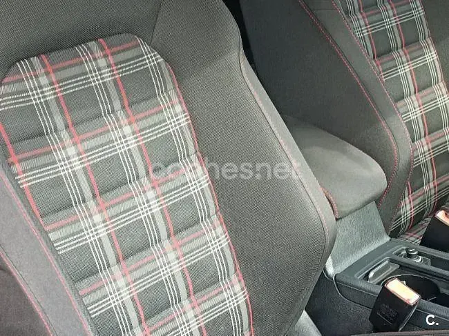 Usado VW Golf VII GTI 220 CV (161 kW) 2014 Negro Berlina