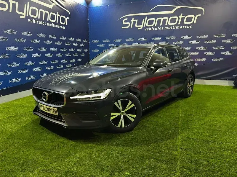 Usado Volvo V60 Momentum 150 CV (110 kW) 2021 Gris / plata Familiar