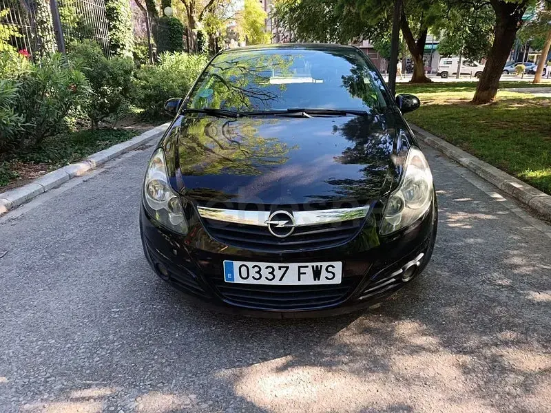 Usado Opel Corsa Essentia 80 CV (58 kW) 2007 Negro Utilitario