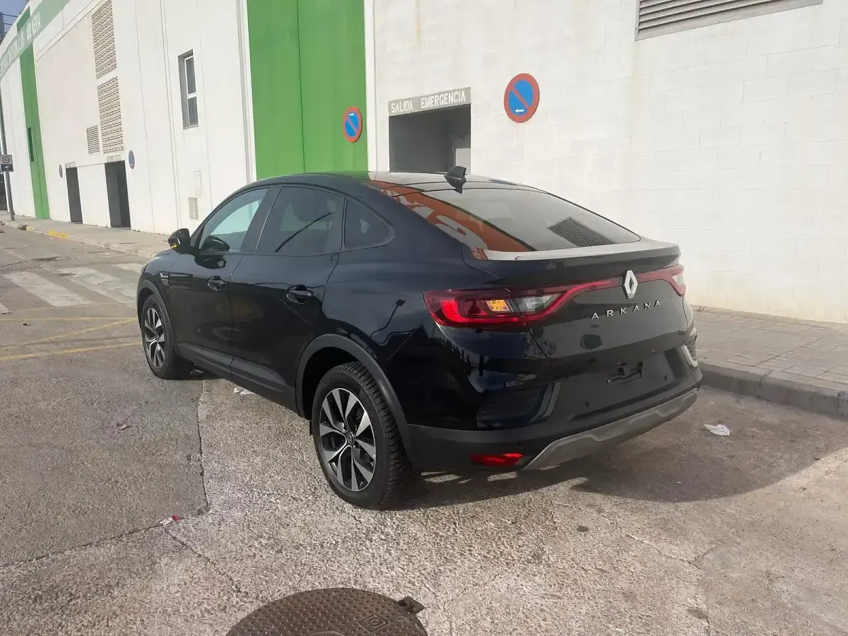 Usado Renault Arkana Evolution 140 CV (102 kW) 2024 Negro SUV