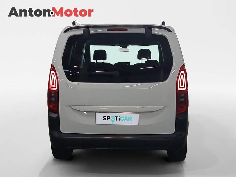 Usado Citroën Berlingo Shine 131 CV (96 kW) 2021 Blanco Monovolumen