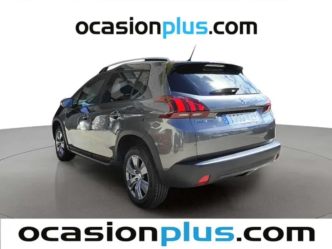 Usado Peugeot 2008 Signature Sky 100 CV (73 kW) 2019 Gris SUV