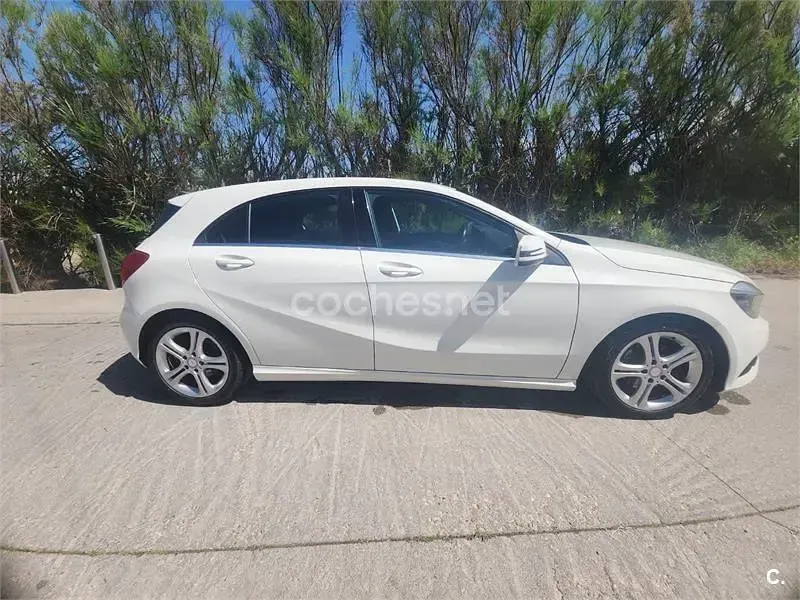 Usado Mercedes A200 Urban 136 CV (100 kW) 2014 Blanco Berlina