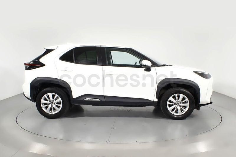 Usado Toyota Yaris Cross Business Edition 116 CV (85 kW) 2021 Blanco SUV