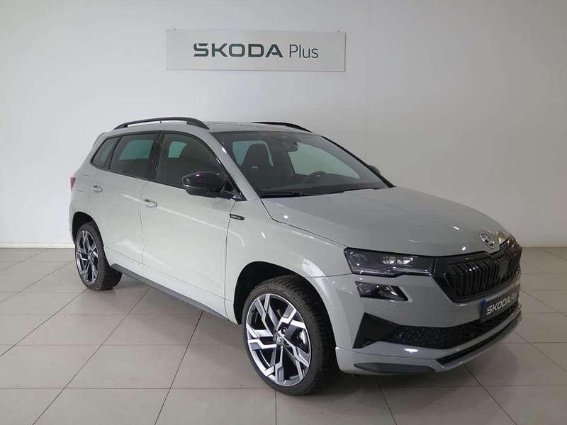 Usado Skoda Karoq SportLine 150 CV (110 kW) 2025 Gris SUV
