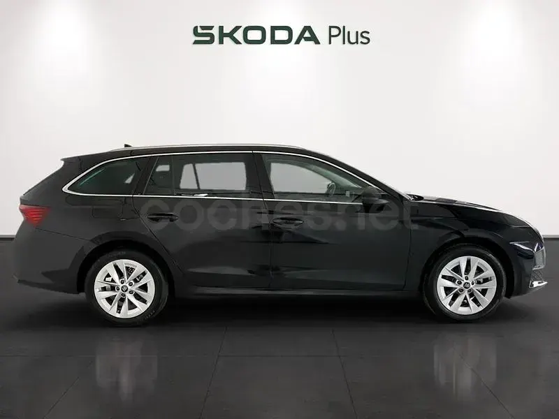 Nuevo Skoda Octavia 150 CV (110 kW) 2026 Negro Familiar