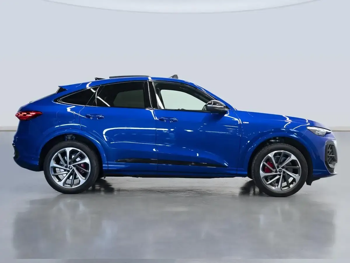 Usado Audi Q5 Sportback 204 CV (150 kW) 2026 Azul SUV