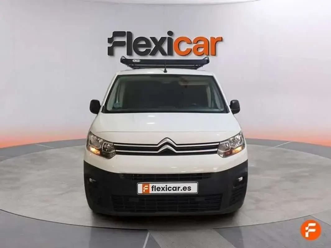 Usado Citroën Berlingo Feel 102 CV (75 kW) 2021 Blanco Monovolumen
